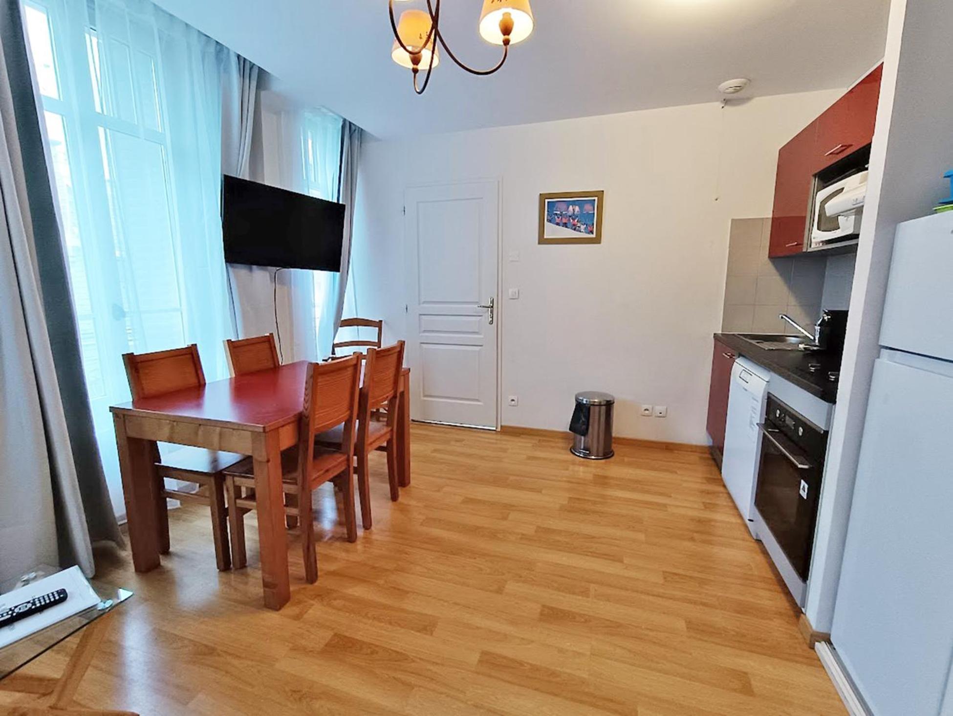 Il Etait Une Fois Luchon, T2, Centre Luchon, Wifi, Casier A Skis, Ascenseur, 4 Personnes Apartman Bagnères-de-Luchon Kültér fotó